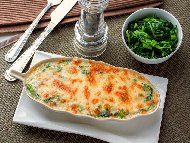 Запеканка с картофи, спанак, яйца и сирене